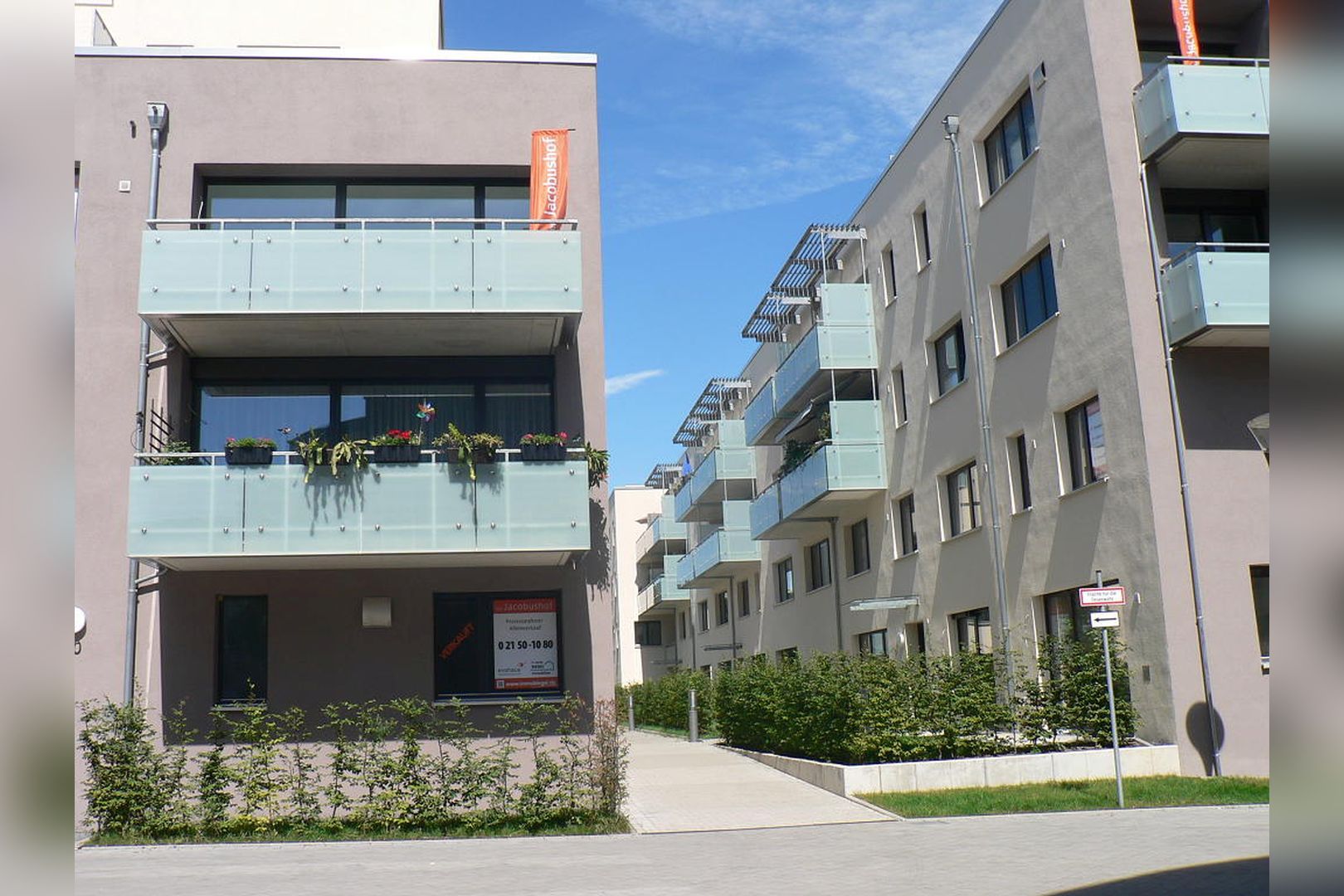 Immobilie Nr.Hilden WE 09 - 4-Zimmer-Garten-Maisonette-Wohnung mit Garten, Aufzug und TG-Stellplatz - Bild 2.jpg