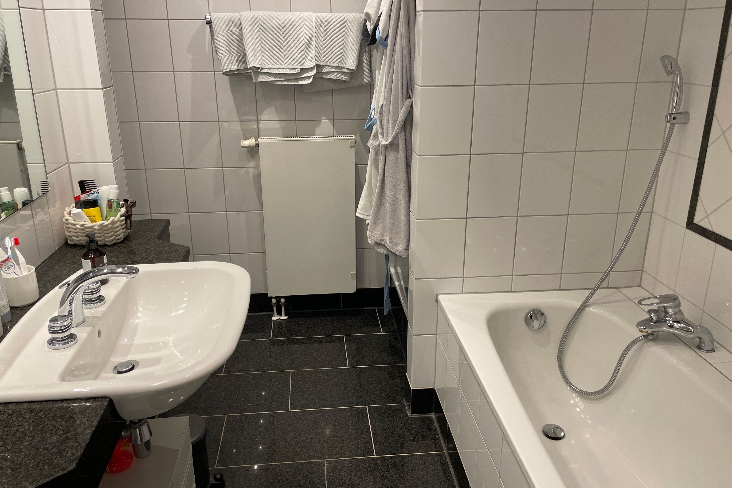 Immobilie Nr.0445 - 3-Zimmer-Wohnung mit großem Balkon u. TG-Platz - Bild 15.jpg