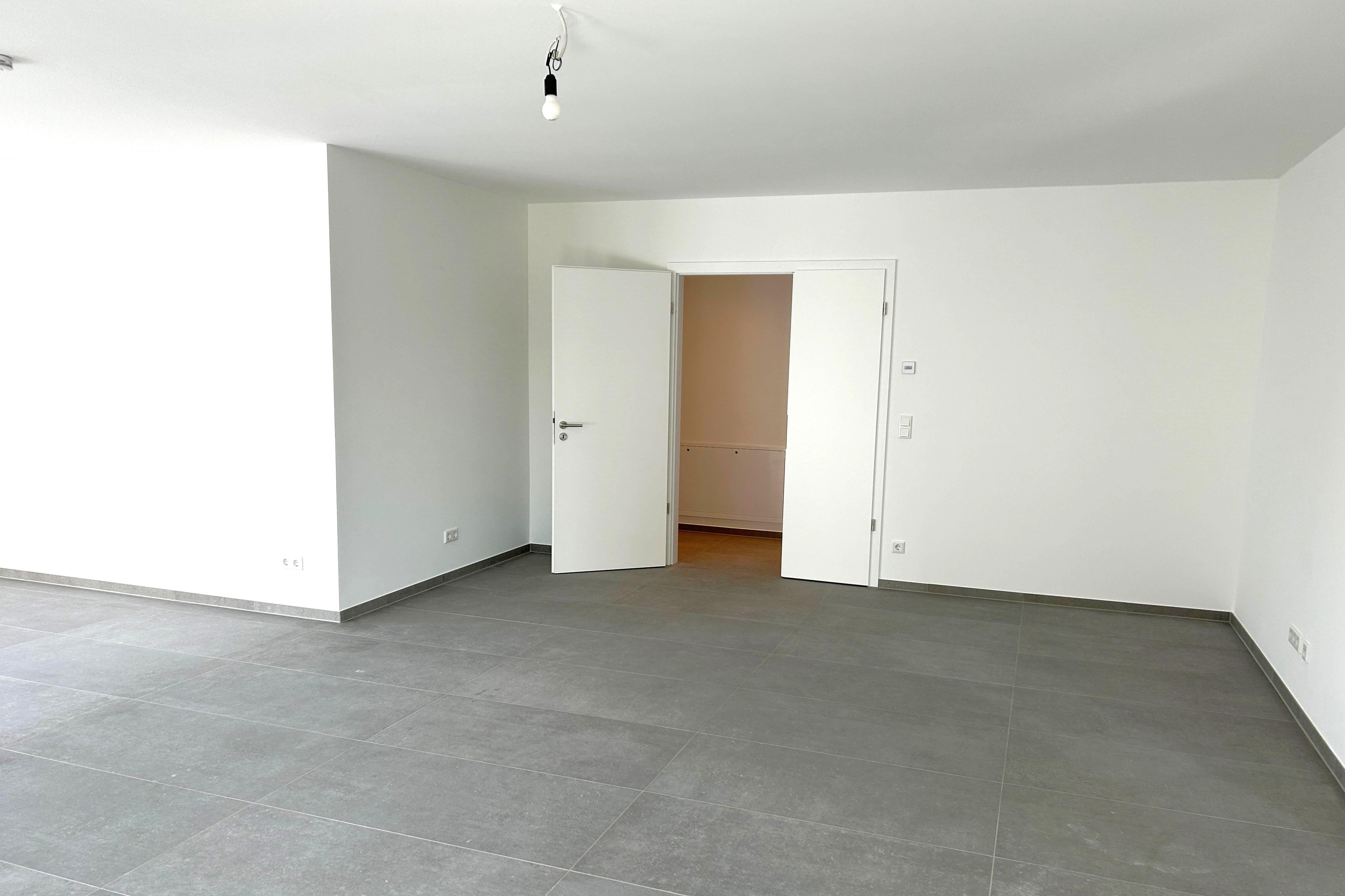 Immobilie Nr.0459-9 - 4-Zimmer-Wohnung im 1. OG - Bild 14.jpg