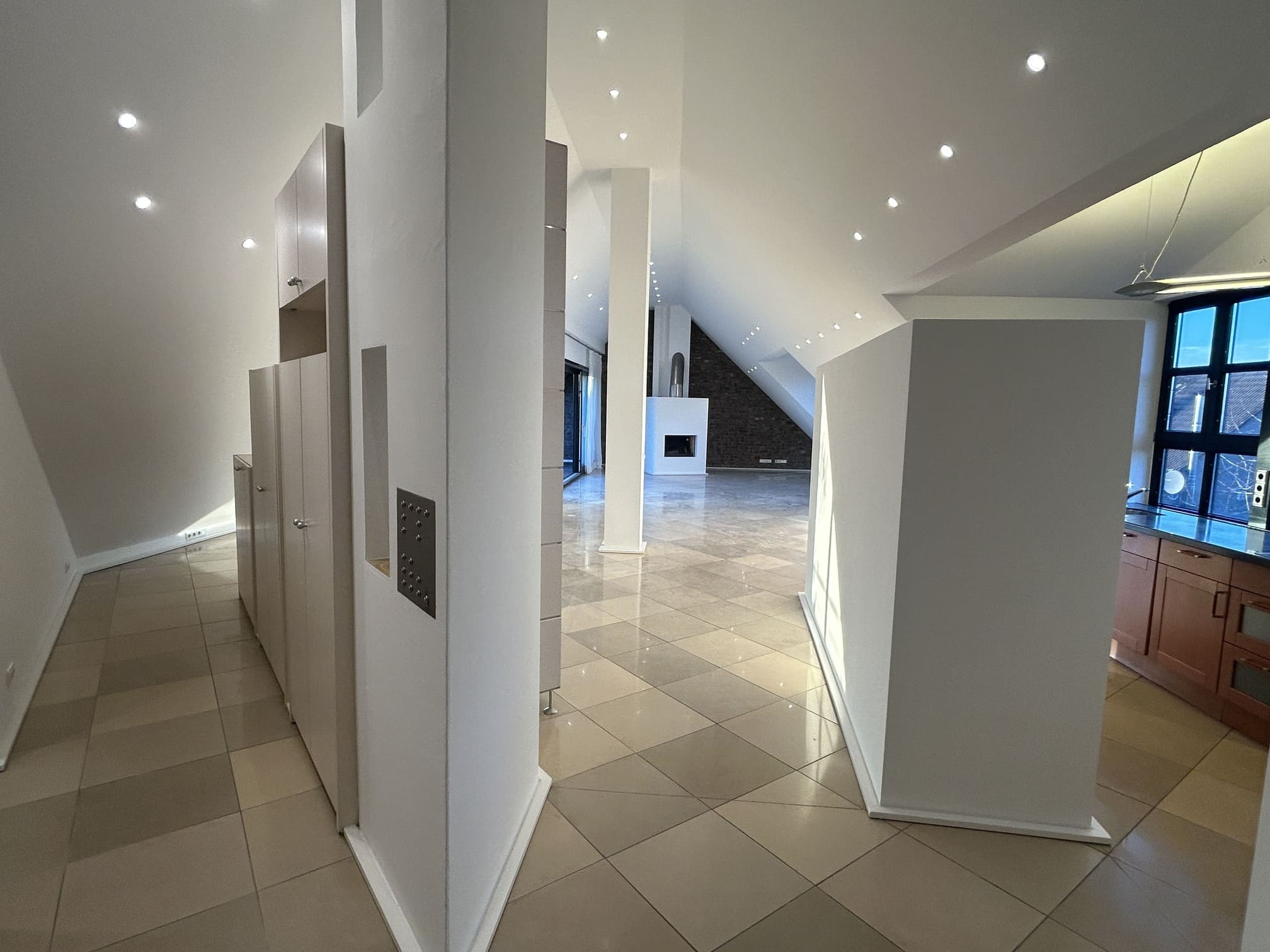 Immobilie Nr.0654 - Dachgeschosswohnung  - Bild 3.jpg