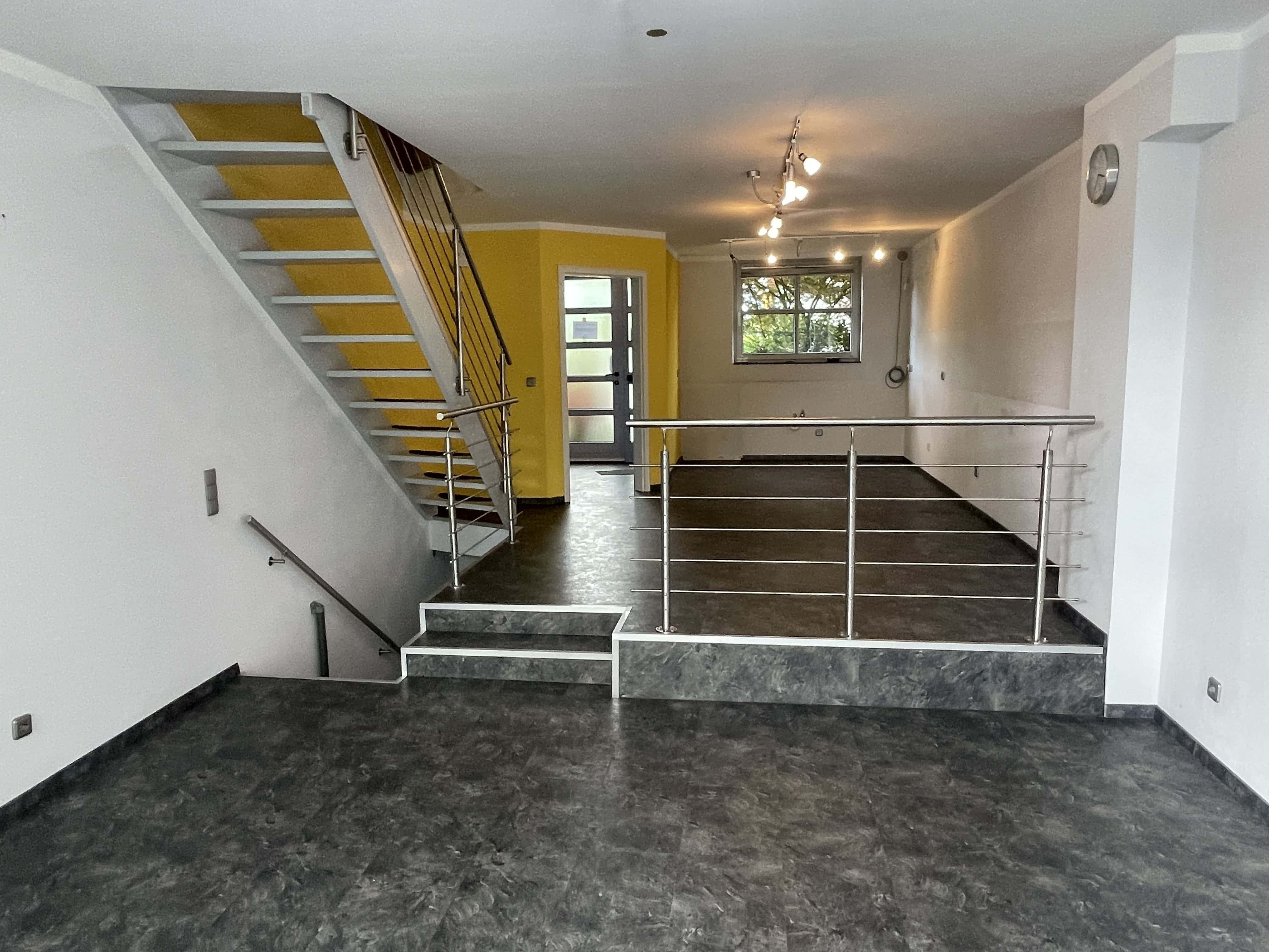 Immobilie Nr.0570 - Reihenhaus - Bild 3.jpg