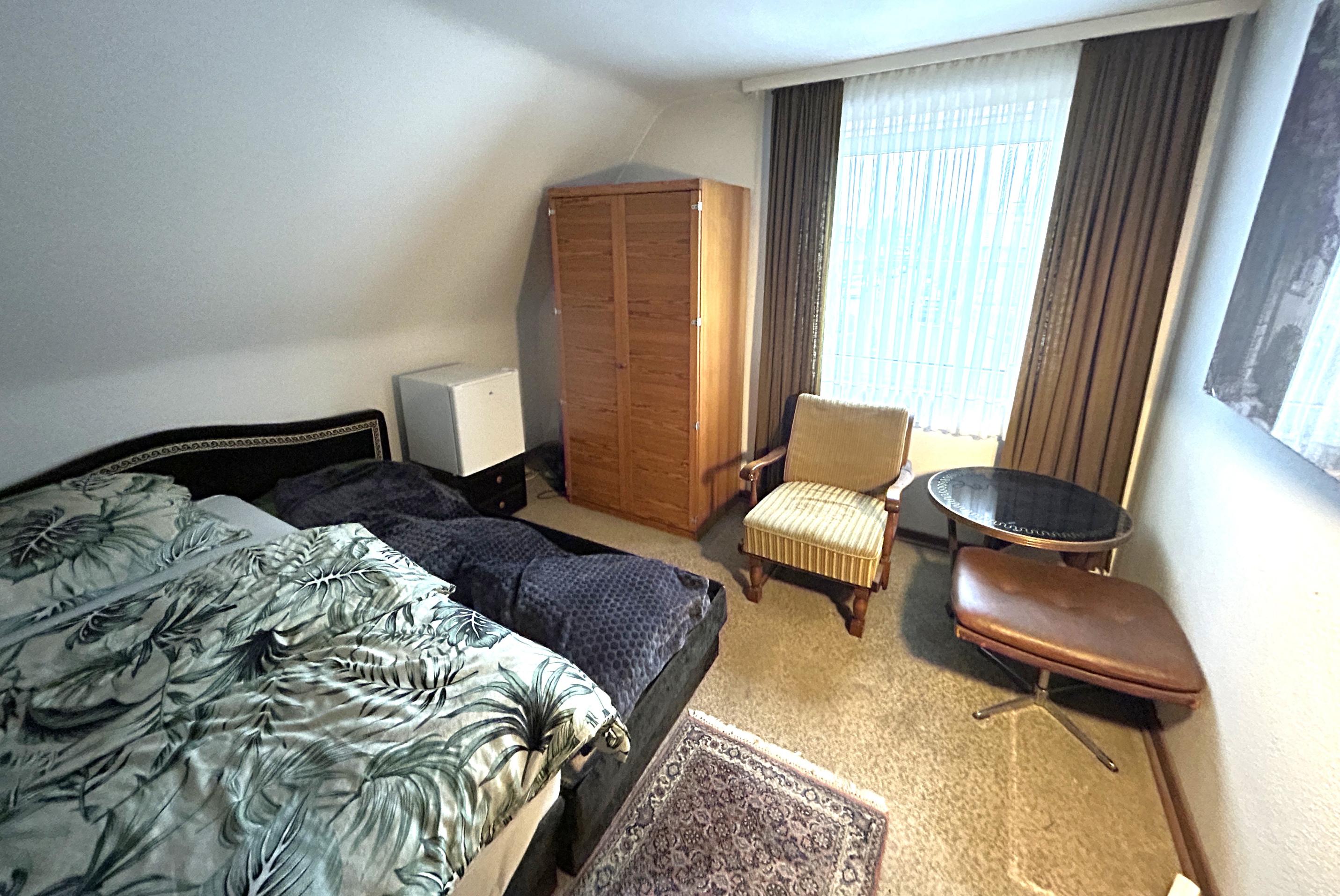 Immobilie Nr.0572 - Einfamilienhaus mit Baugrundstück - Bild 10.jpg