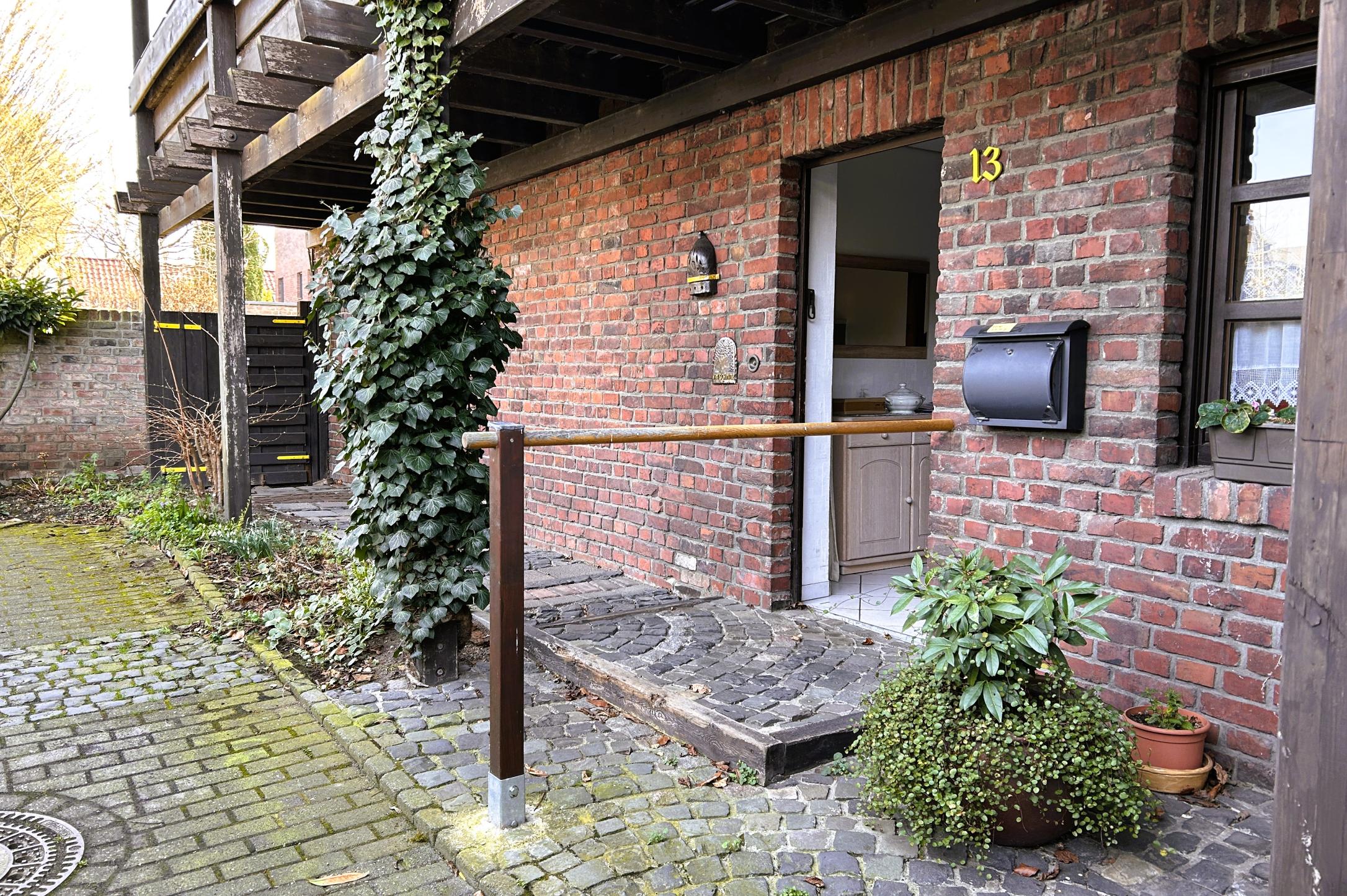 Immobilie Nr.0581 - Zweifamilienhaus - Bild 2.jpg