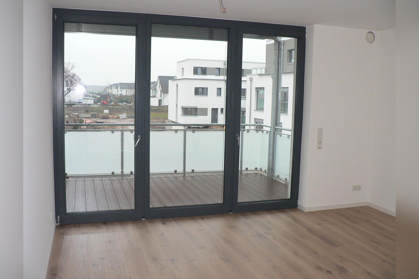 Immobilie Nr.Köln 001.3 - 2-Raum-Wohnung HAUS 1, mit Terrasse u. Gartennutzung, mit Aufzug im Haus! - Bild 18.jpg