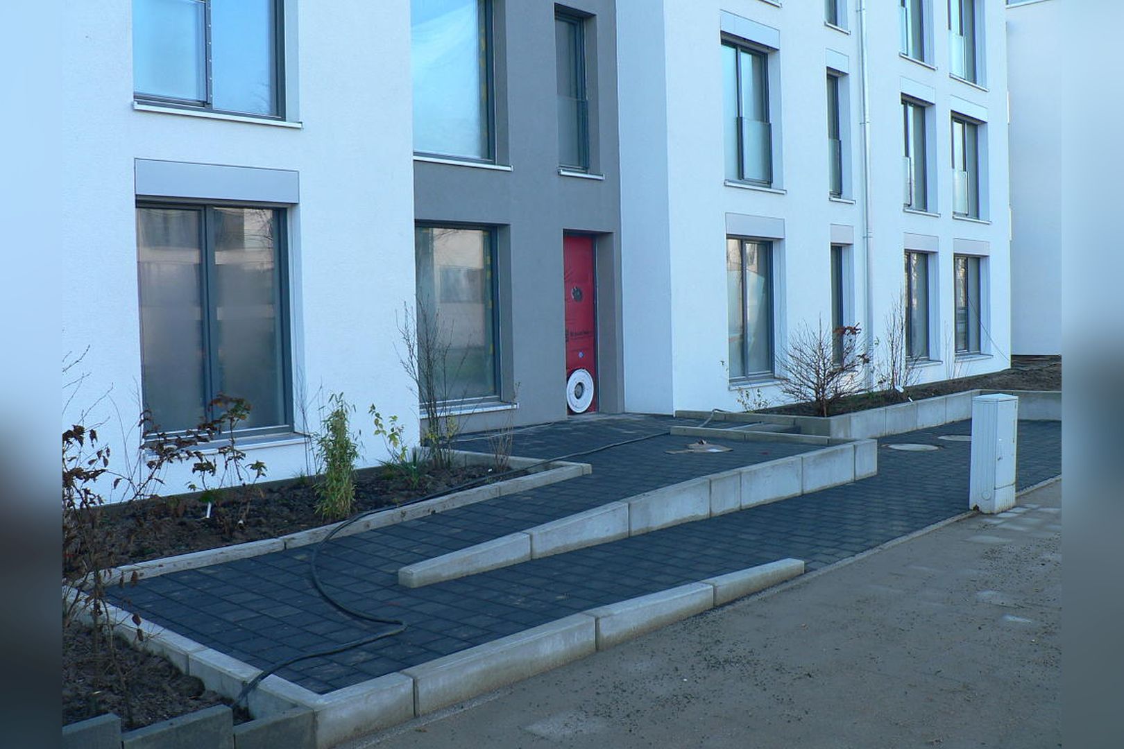 Immobilie Nr.Köln 001.3 - 2-Raum-Wohnung HAUS 1, mit Terrasse u. Gartennutzung, mit Aufzug im Haus! - Bild 2.jpg