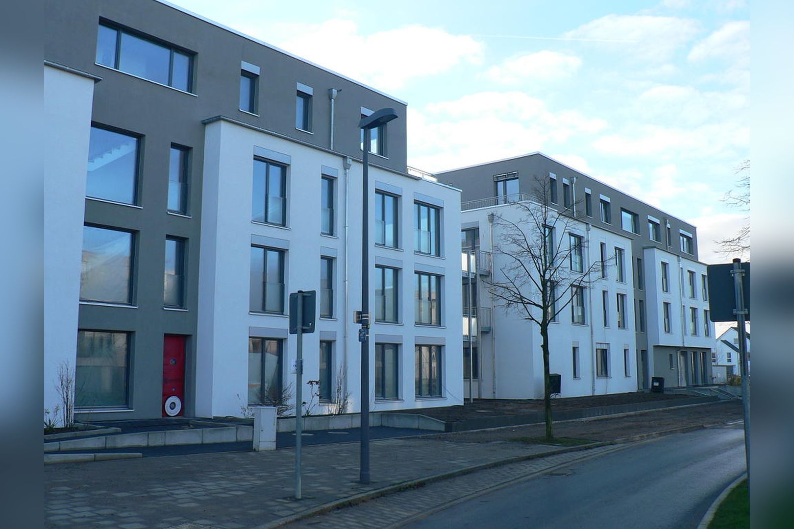 Immobilie Nr.Köln 001.3 - 2-Raum-Wohnung HAUS 1, mit Terrasse u. Gartennutzung, mit Aufzug im Haus! - Bild main.jpg