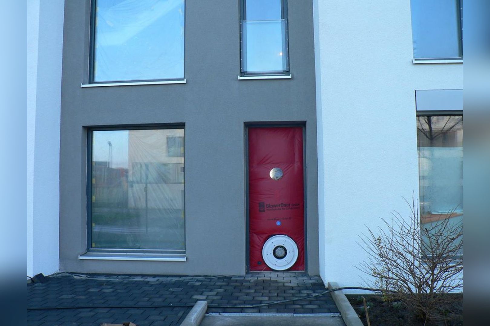 Immobilie Nr.Köln 003.5 - 5-Raum-Wohnung mit Wintergartenküche, 2 Bädern u. großem Balkon  - Bild 9.jpg
